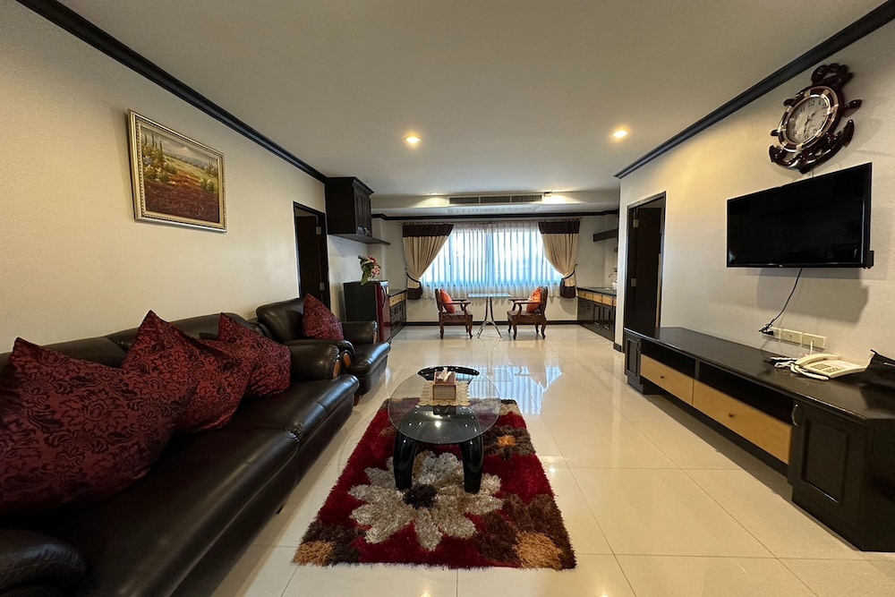 chiang rai grand room hotel