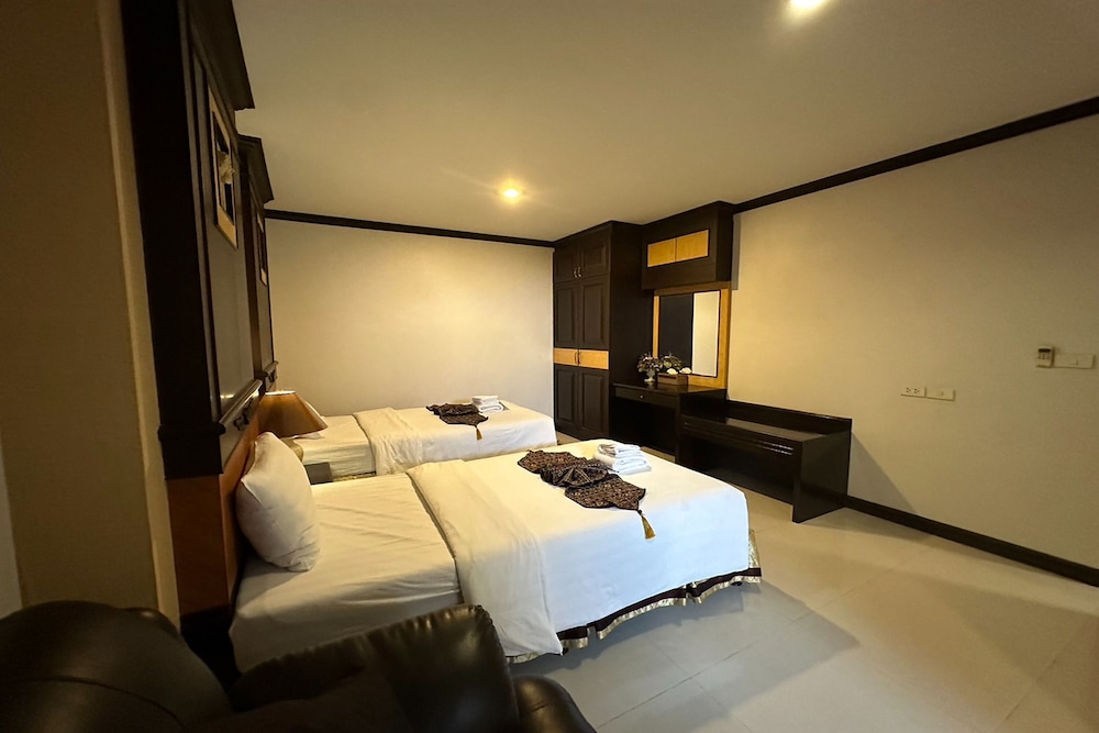 chiang rai grand room hotel