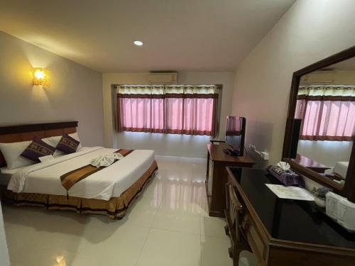 chiang rai grand room hotel
