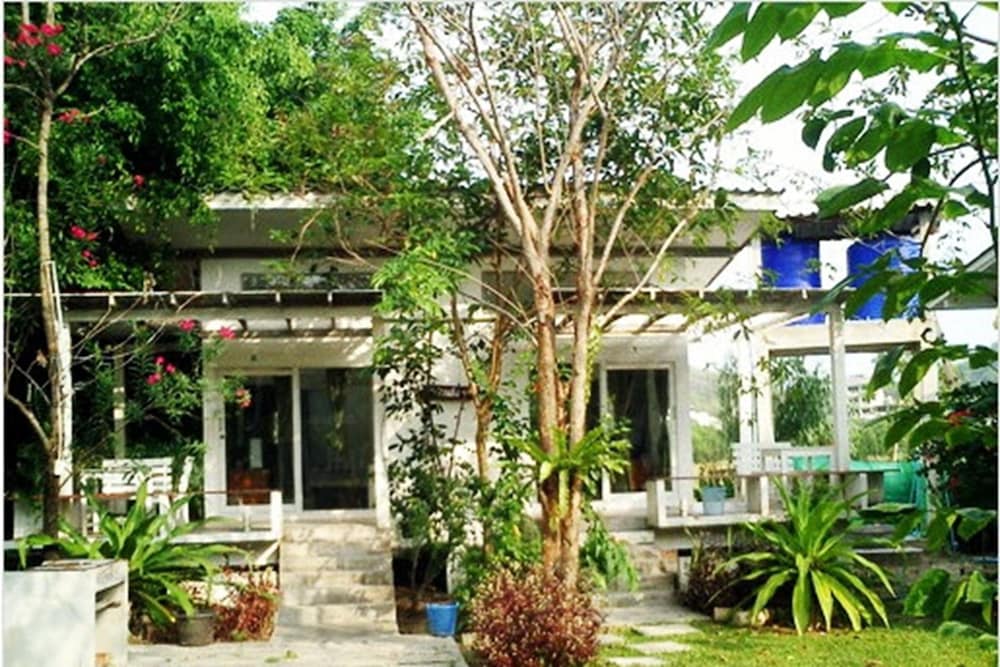 white at sea resort