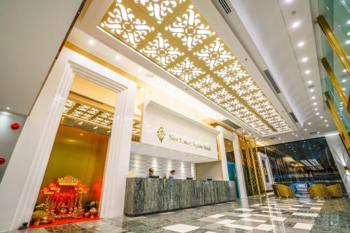 new season square hotel