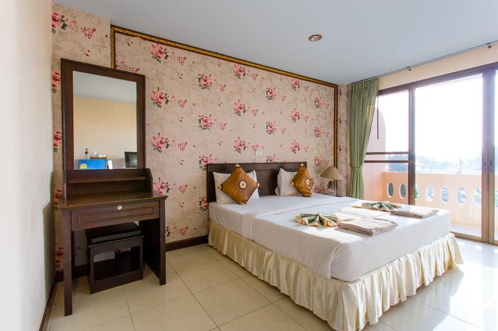 Surin Sunset Hotel,Kamala Beach>>Choeng Thale,3 star