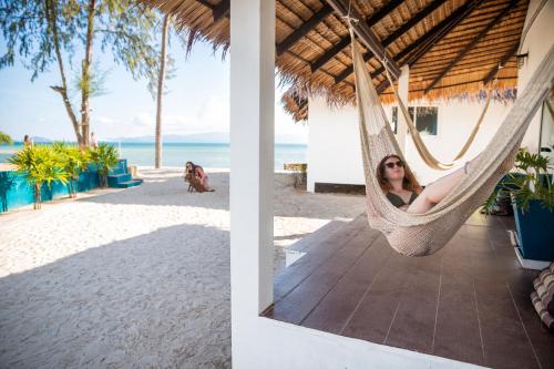 sarana bungalows adults only