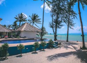 sarana bungalows adults only