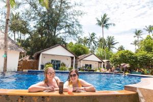 sarana bungalows adults only