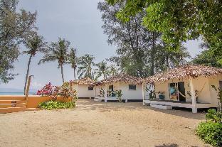 sarana bungalows adults only