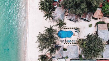 sarana bungalows adults only