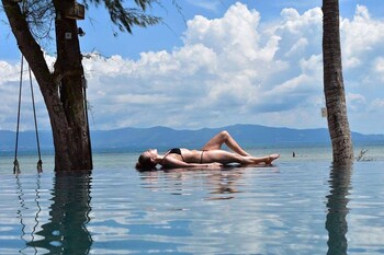 sarana bungalows adults only