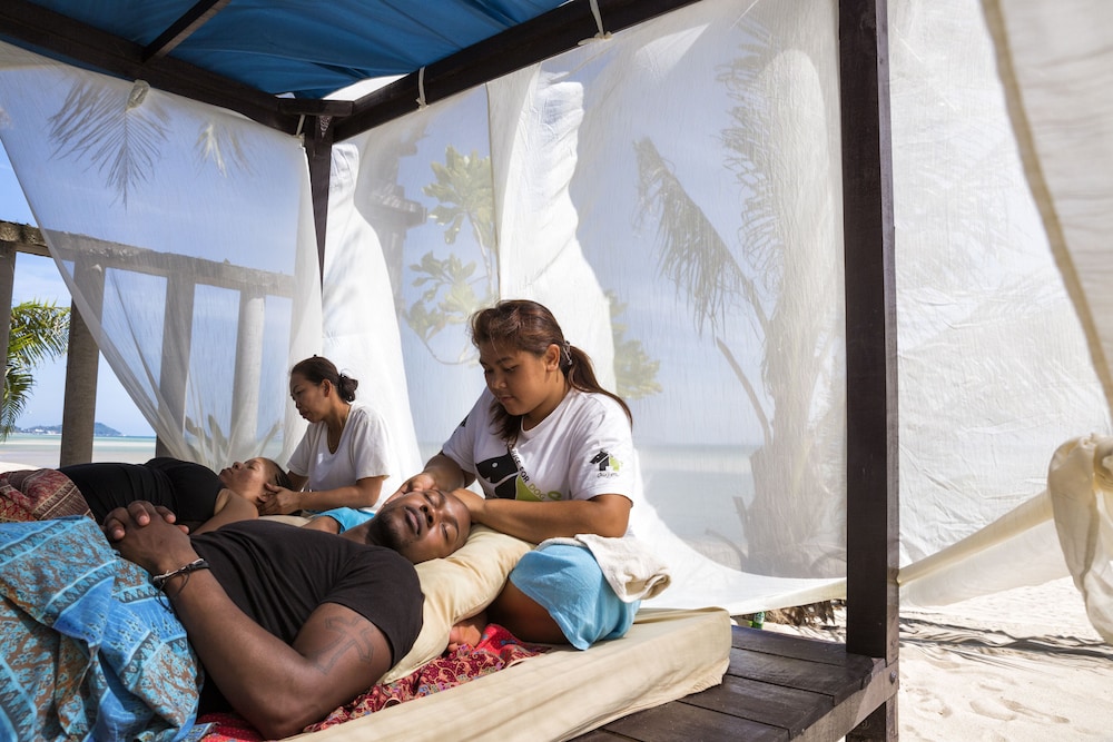 sarana bungalows adults only