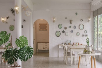 villa la flora kanchanaburi