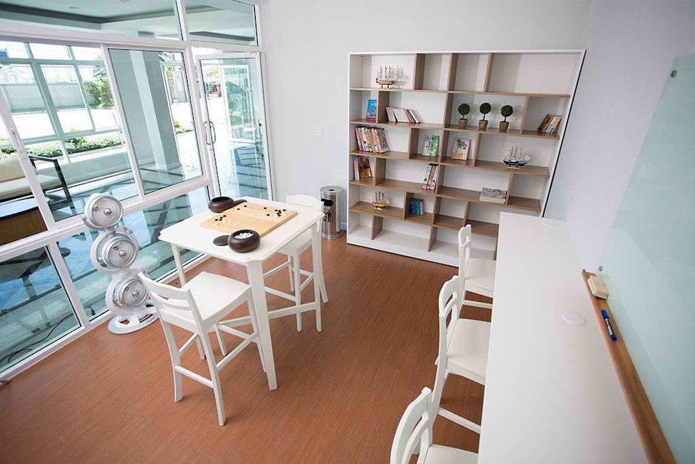 bbg seaside luxurious service apartment