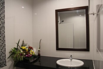 the seashore kamala service apartment