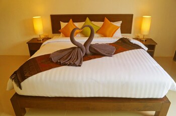 the seashore kamala service apartment