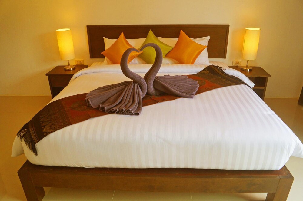 the seashore kamala service apartment