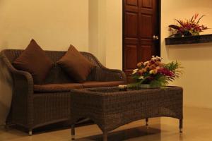 the seashore kamala service apartment