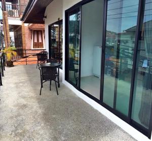 the seashore kamala service apartment