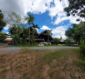 apirata resort