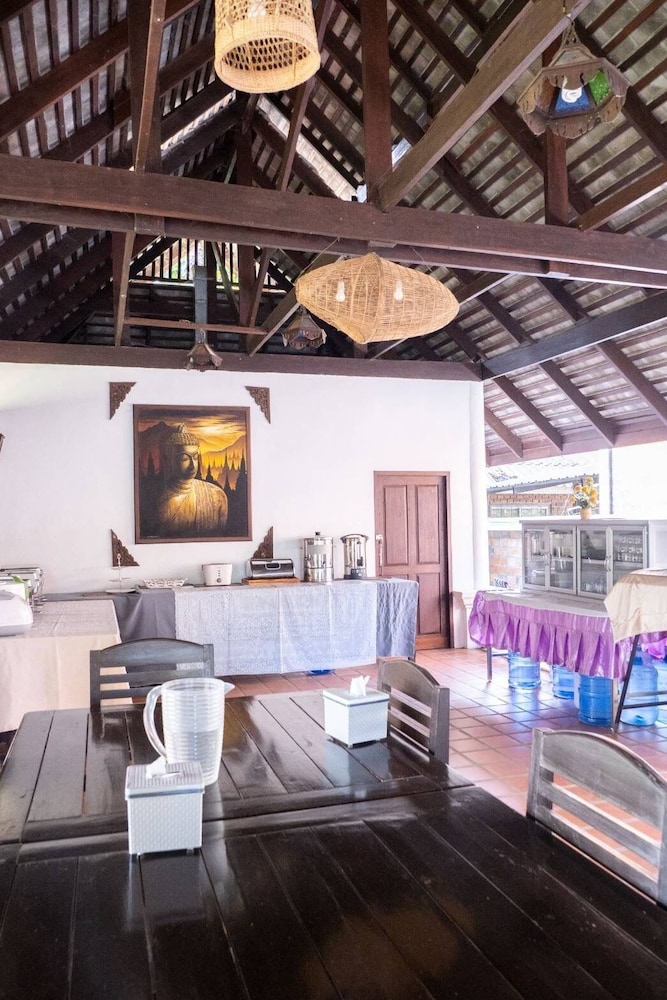 apirata resort