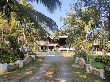 apirata resort