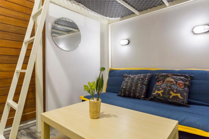 stockhome hostel ayutthaya