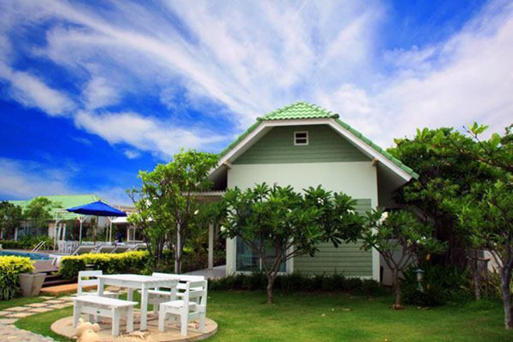 sea sky beach resort