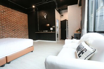 manonnee hotel