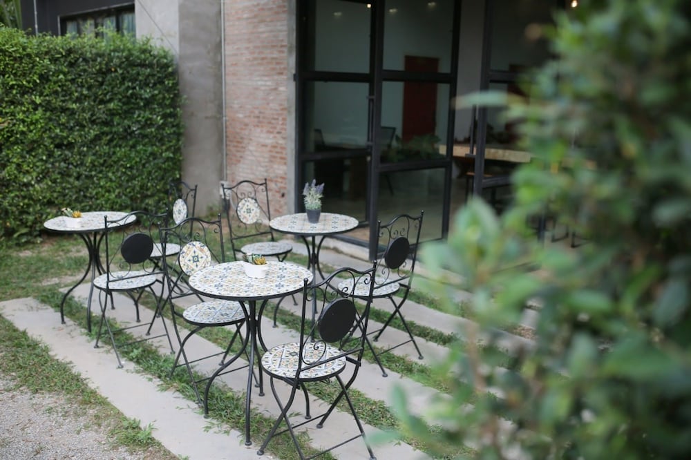 manonnee hotel