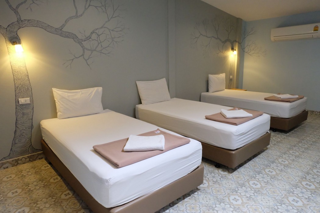 warm well hostel kanchanaburi