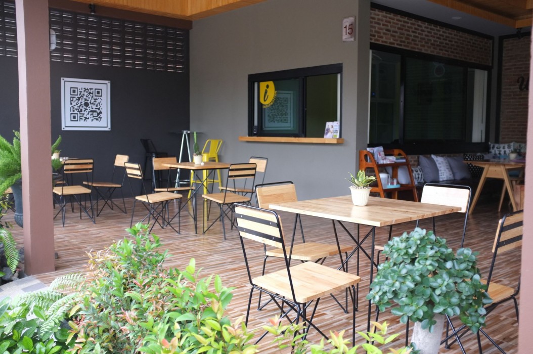 warm well hostel kanchanaburi