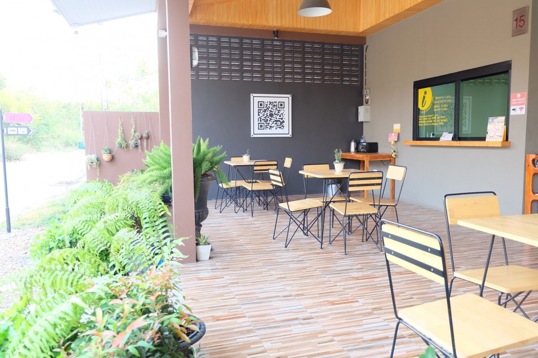 warm well hostel kanchanaburi