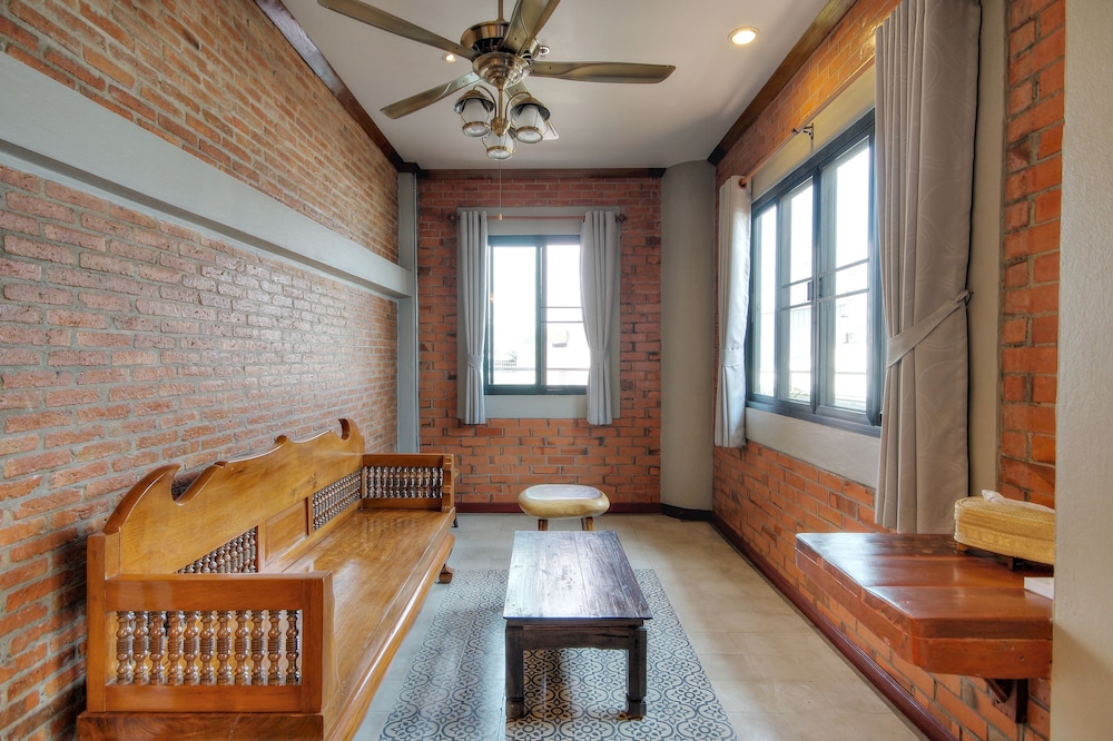 saengpanya home boutique hotel sha plus