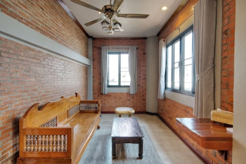 saengpanya home boutique hotel sha plus