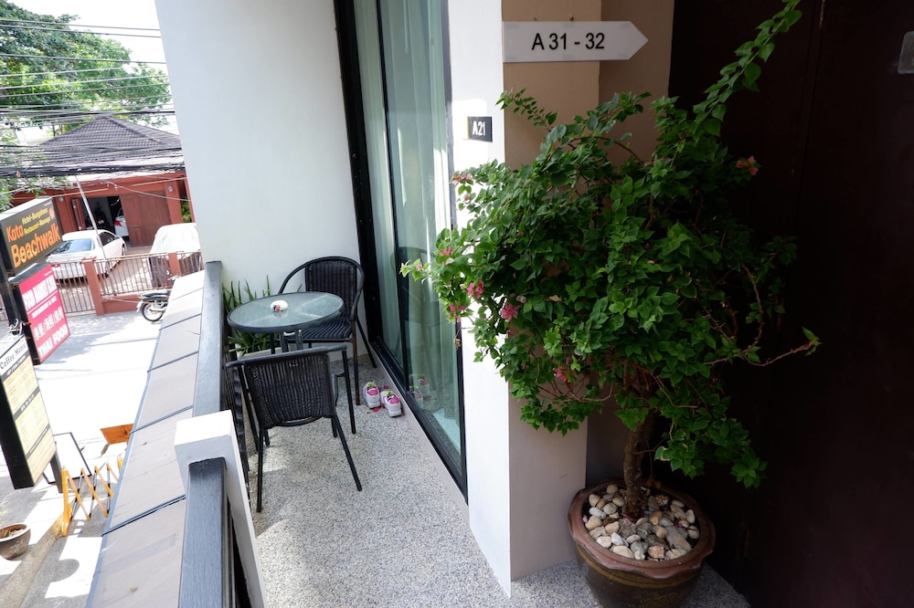 kata beachwalk hotel and bungalows