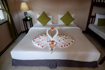 kata beachwalk hotel and bungalows