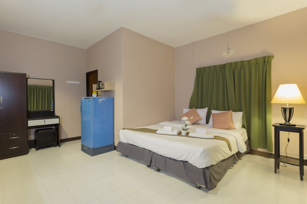 kata beachwalk hotel and bungalows