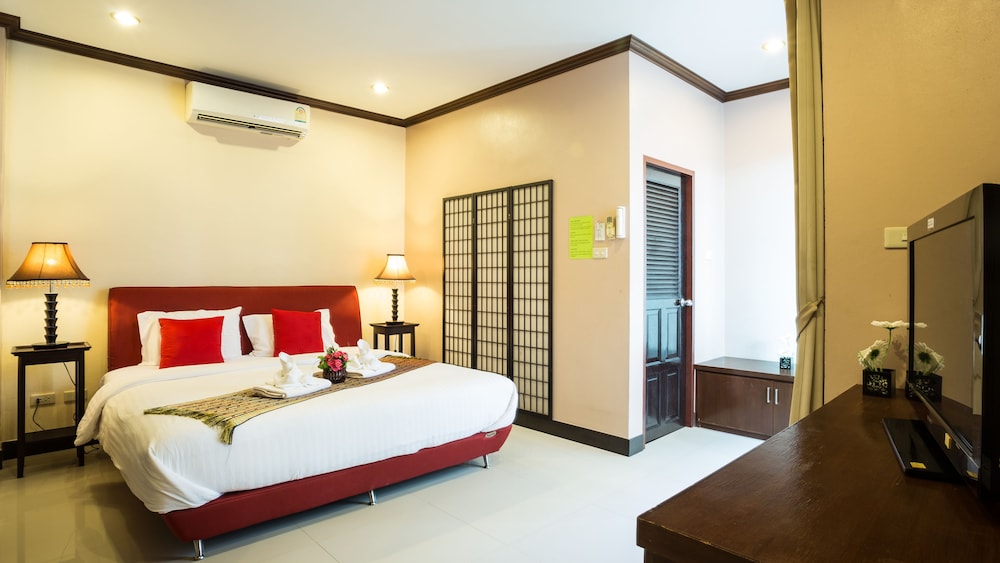 kata beachwalk hotel and bungalows