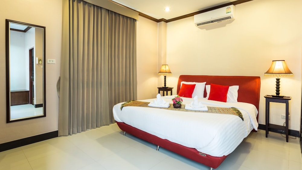 kata beachwalk hotel and bungalows