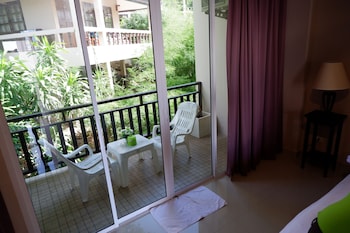 kata beachwalk hotel and bungalows