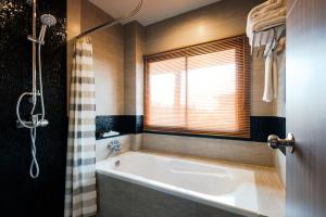 wealth boutique hotel