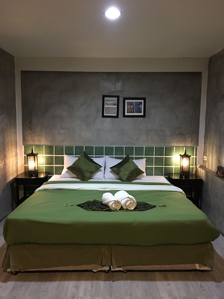 phunyanuch hotel