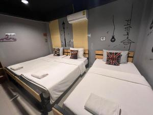 la belle nuit house
