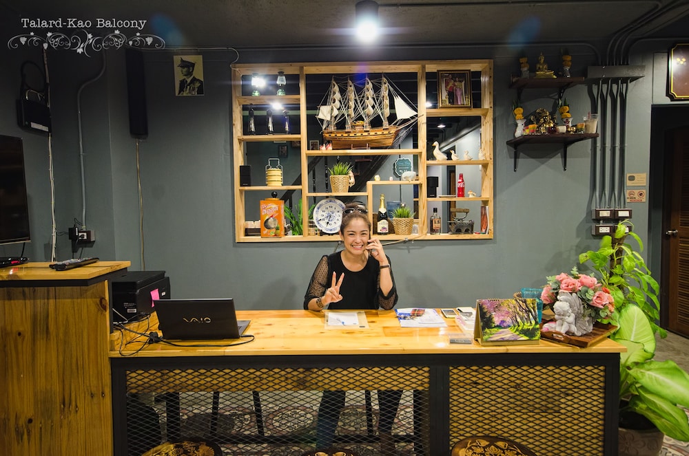 talardkao balcony krabi hostel