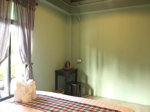 talardkao balcony krabi hostel