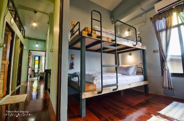 talardkao balcony krabi hostel