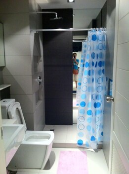 thanyalak at the gallery condominium