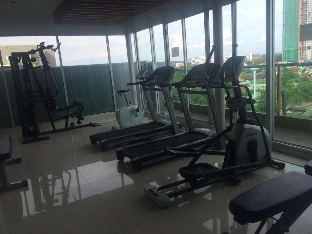 thanyalak at the gallery condominium