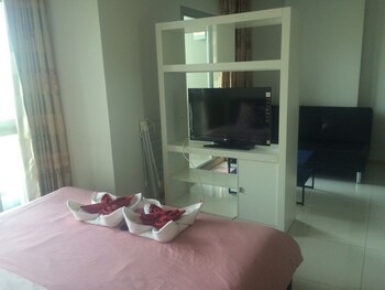 thanyalak at the gallery condominium