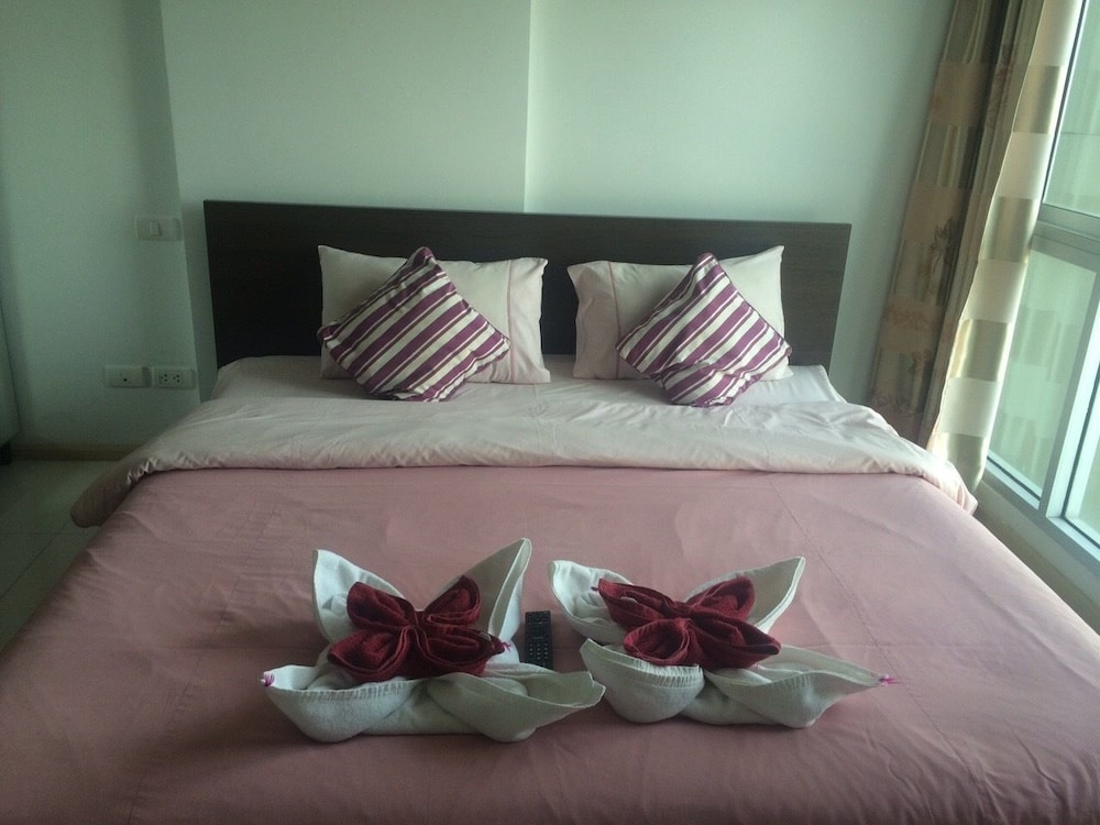 thanyalak at the gallery condominium