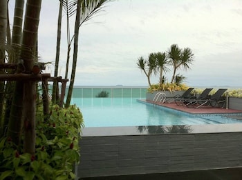 thanyalak at the gallery condominium