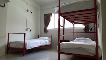 bangkok check inn hostel